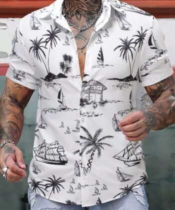 Camiseta con estampado tropical